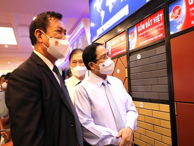 Gốm Đất Việt tham dự “Hội nghị Đội ngũ Trí thức Khoa học và Công nghệ Việt Nam triển khai thực hiện Nghị quyết Đại hội lần thứ XIII của Đảng”